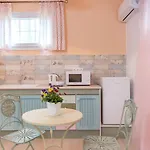 The Olive Garden Apartment